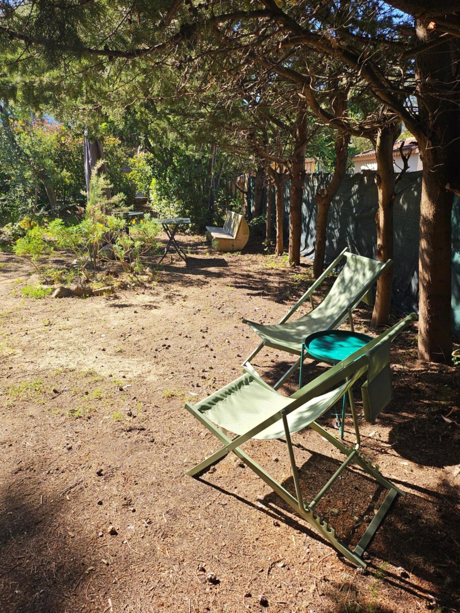 Les Lambrusques T2 Avec Jardin A 300 M De La Plage Cavalaire-sur-Mer Bagian luar foto